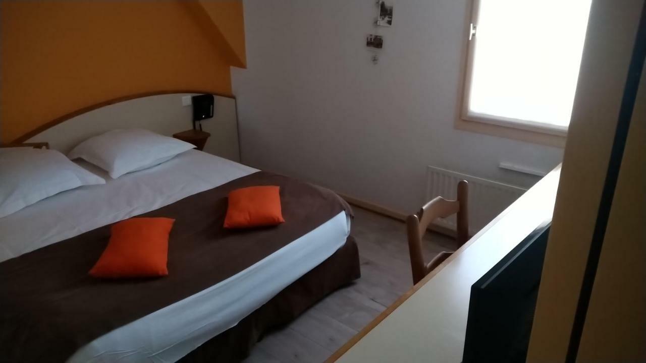 Hotel Les Vignes Rouges Ispagnac Экстерьер фото