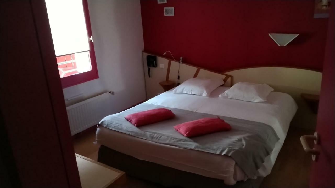 Hotel Les Vignes Rouges Ispagnac Экстерьер фото